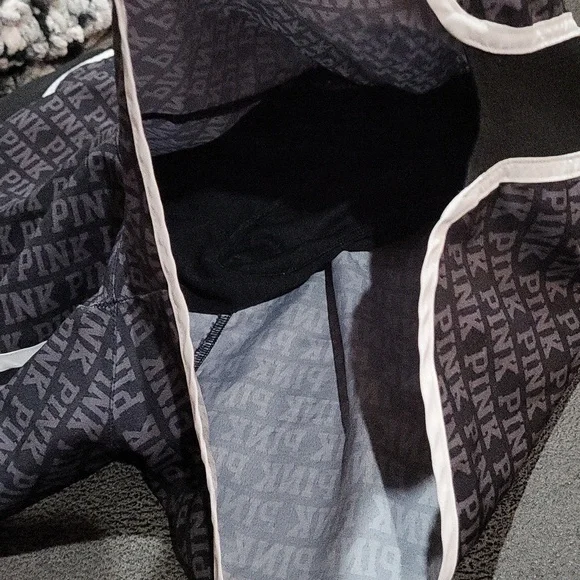 PINK Victoria's Secret Shorts - Picture 12 of 15